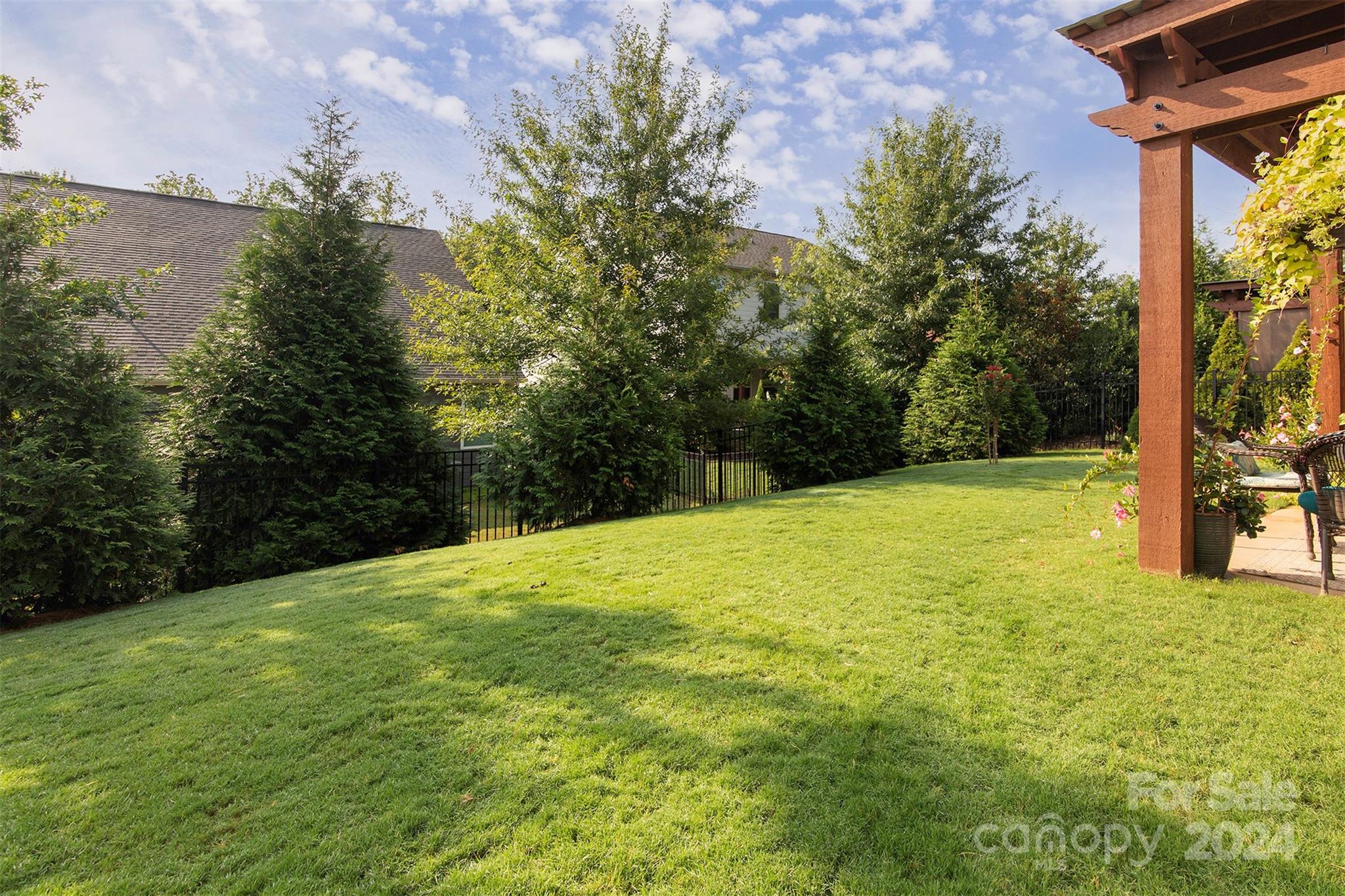 Lake Crest - Residential