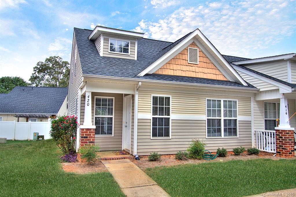 Beautiful End Unit Townhome in Olde Towne w/Community pool.  Great location & schools, close to lake, shopping, easy access to I-77.  Features incl: beautiful newer flooring in living/dining area and one bedroom, Incl ALL appliances including; fridge, washer & dryer.  This lovely townhome has 2 bedrooms downstairs & a large master suite w/bathroom upstairs.  Buyer/Agent to verify all pertinent info necessary in the decision making process; i.e., SqFt, zoning, schools, age, lot size, etc.