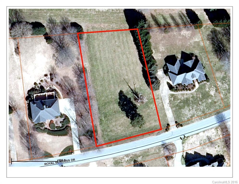 Your chance to acquire the best valued lot in Links O' Tryon - golfing community.  Great location on golf course  near the club house. Build your dream home and be able to walk to the 1st tee. Only 35 minutes from Greenville.
Priced $7,000 under tax value!!!
