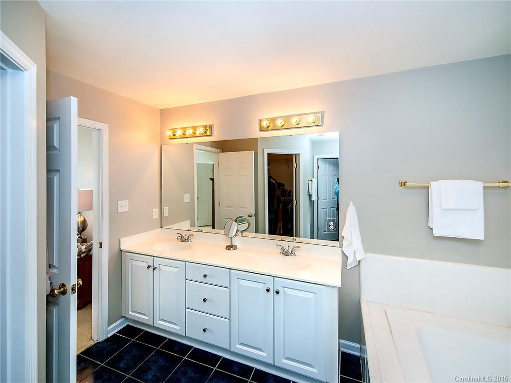 Hunter Oaks - Residential