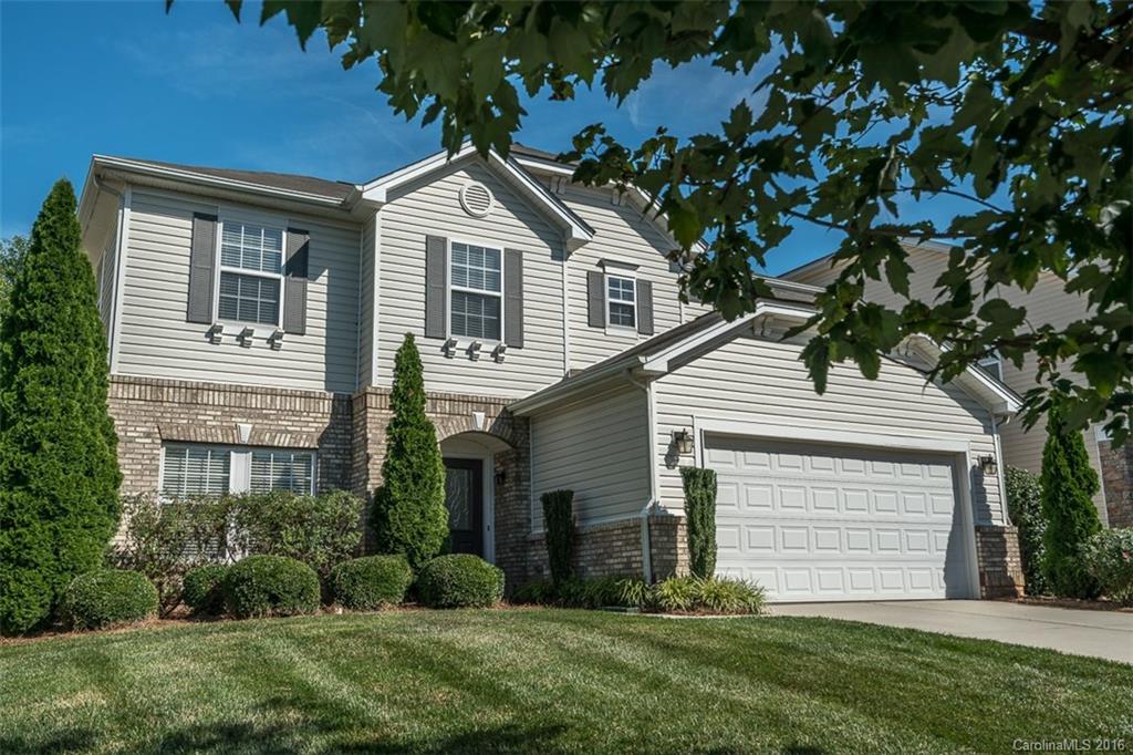 Brand new carpet, brand new hardwood floors, and just painted!  Move In Ready!  You'll love the open floor plan w/stunning granite counter kitchen, stainless appliances, laundry room on main level.  Huge master bedroom suite with trey ceiling, luxury bath with garden tub, dual sinks, huge oversized walk in master closet.  Two spacious bedrooms + wonderful open loft or bonus room.  Professionally landscaped yard with custom brick patio and knee wall compliment fenced back yard.  Community pool!