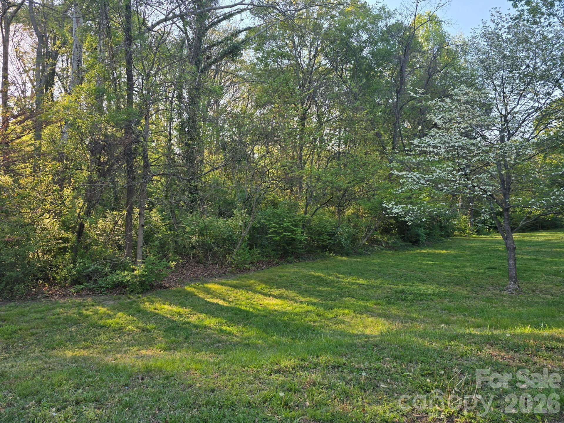 Prime 1.02-acre vacant lot in Hickory, NC with all major utilities in place—electric, gas, water, and sewer. Ready-to-build opportunity for investors or builders looking for a smooth development project in a area with strong demand.