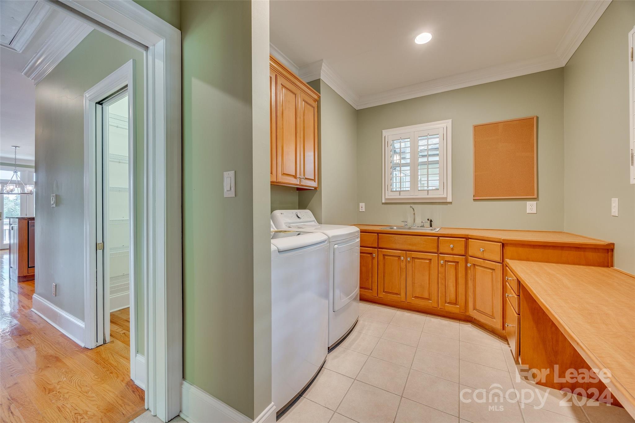 River Hills - Residential Lease