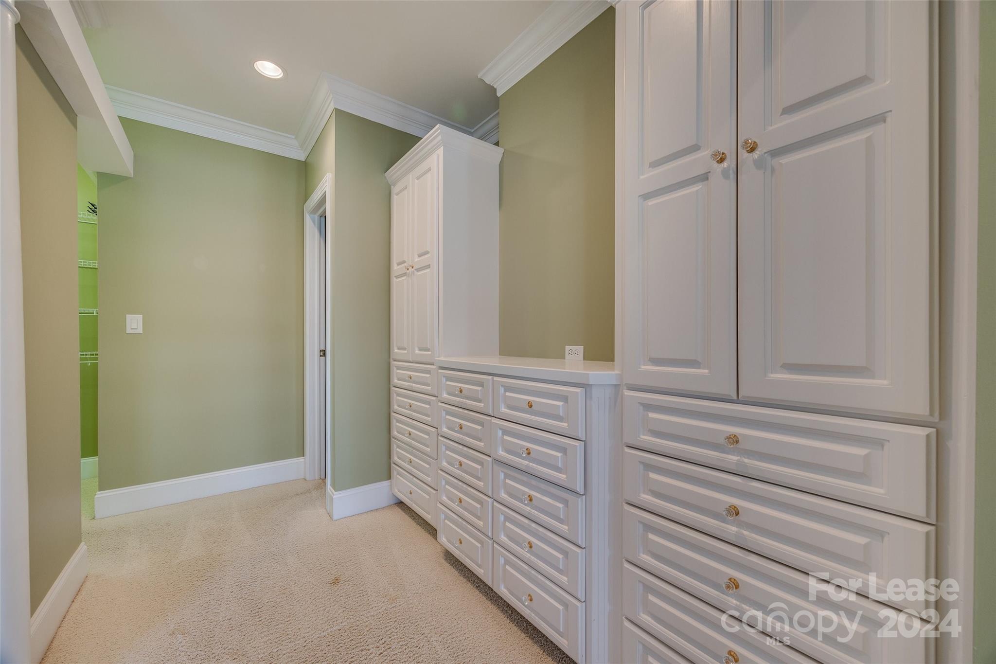 River Hills - Residential Lease