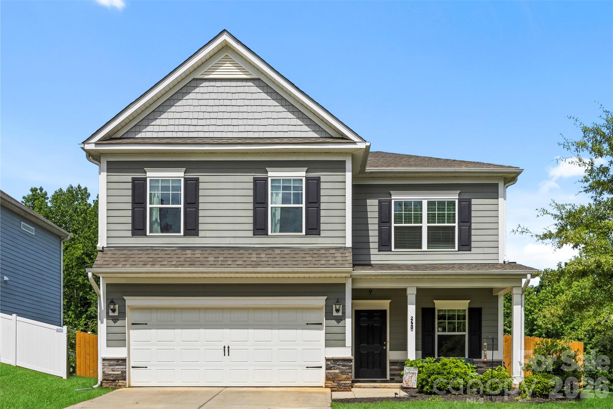 Welcome home to 240 Cramerton Mills Parkway in the heart of desirable Cramerton! This beautifully maintained 4-bedroom, 2.5-bath home offers the perfect blend of comfort, space, and location. Fresh interior paint gives the home a bright, move-in-ready feel, while the functional floor plan provides plenty of room for both everyday living and entertaining.
The spacious kitchen opens to inviting living areas, and upstairs you'll find four generously sized bedrooms, including a relaxing primary suite. Step outside to enjoy one of the property's standout features—a huge backyard with endless possibilities for play, gardening, pets, or future outdoor living spaces.
A two-car garage provides ample storage and convenience. Ideally located just minutes from Cramer Mountain Country Club, downtown Cramerton, Goat Island Park, and easy access to Charlotte, this home offers the lifestyle you've been looking for in one of Gaston County's most sought-after communities.
Don't miss this opportunity to own a spacious home with a large yard in an exceptional location!