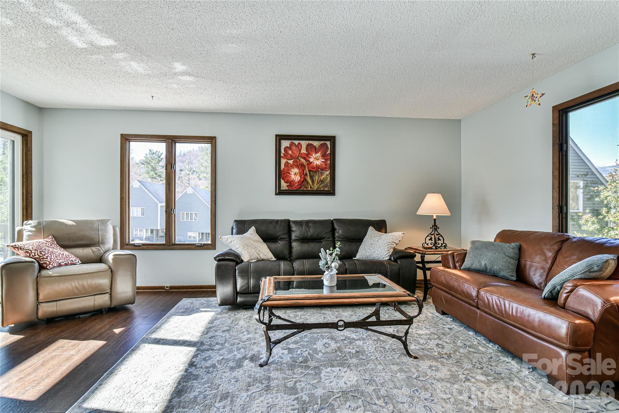 The Lynx Condominium - Residential