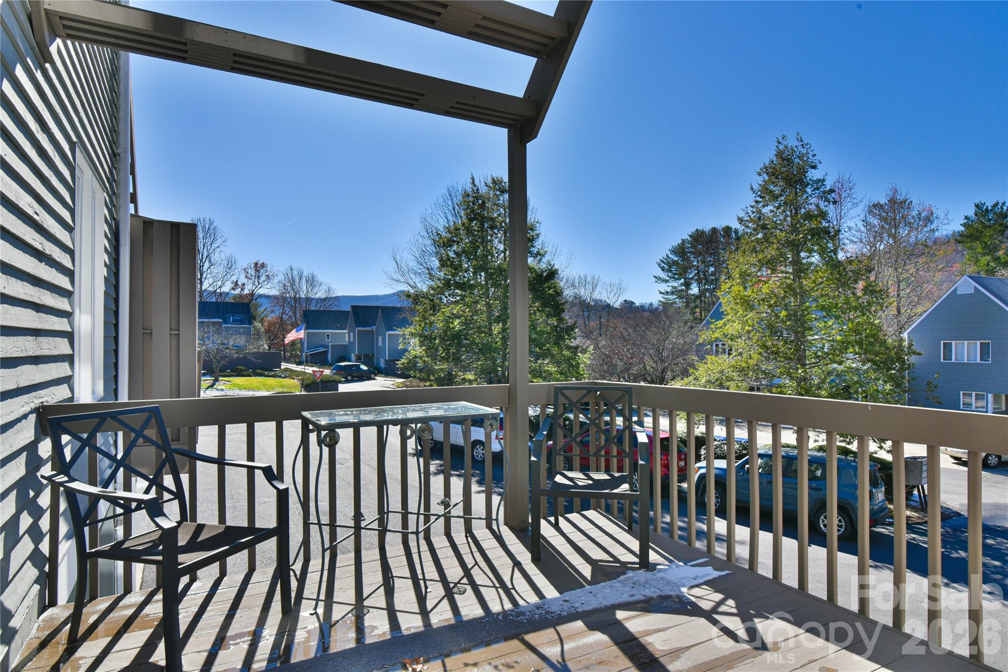The Lynx Condominium - Residential