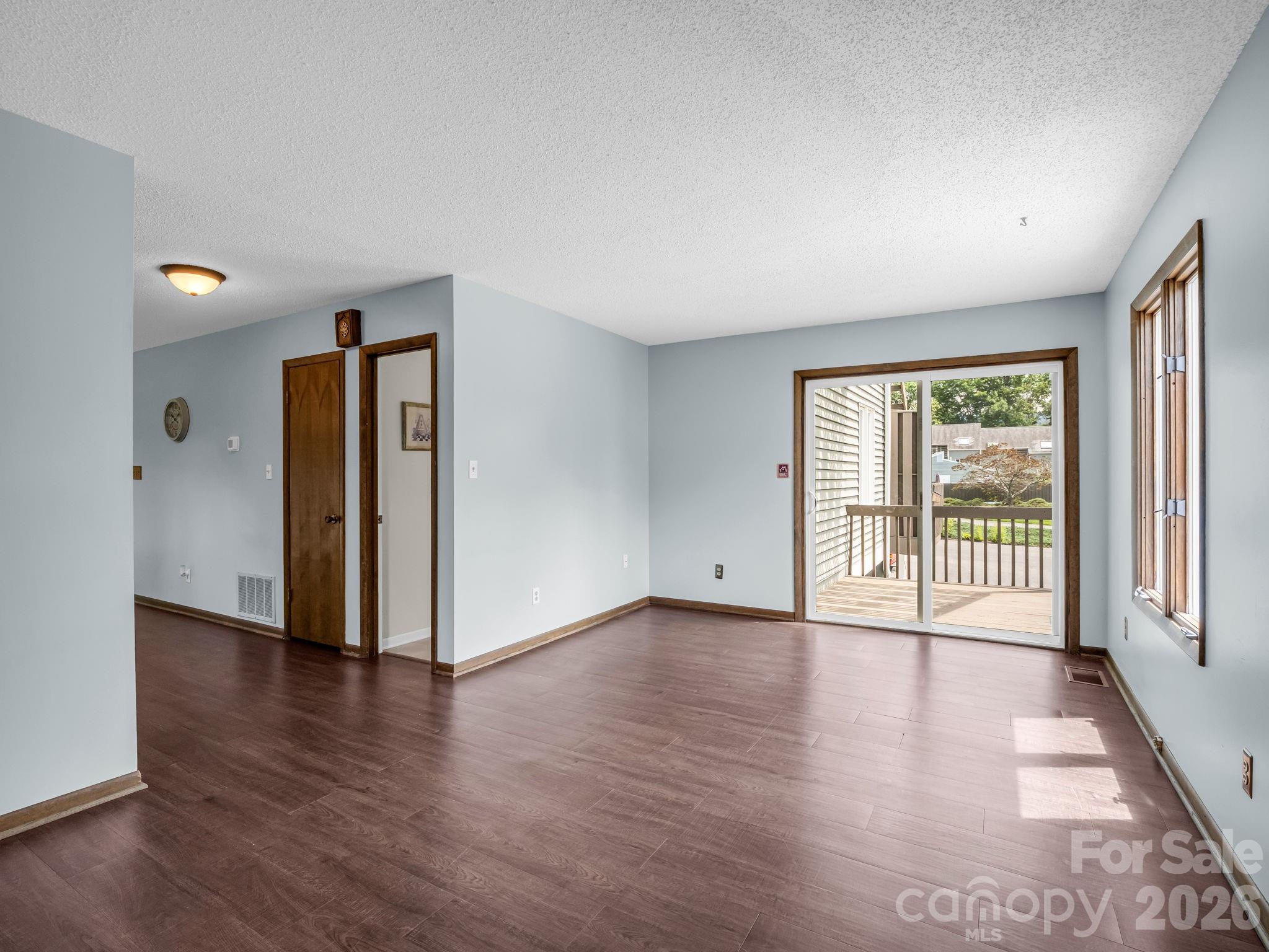 The Lynx Condominium - Residential