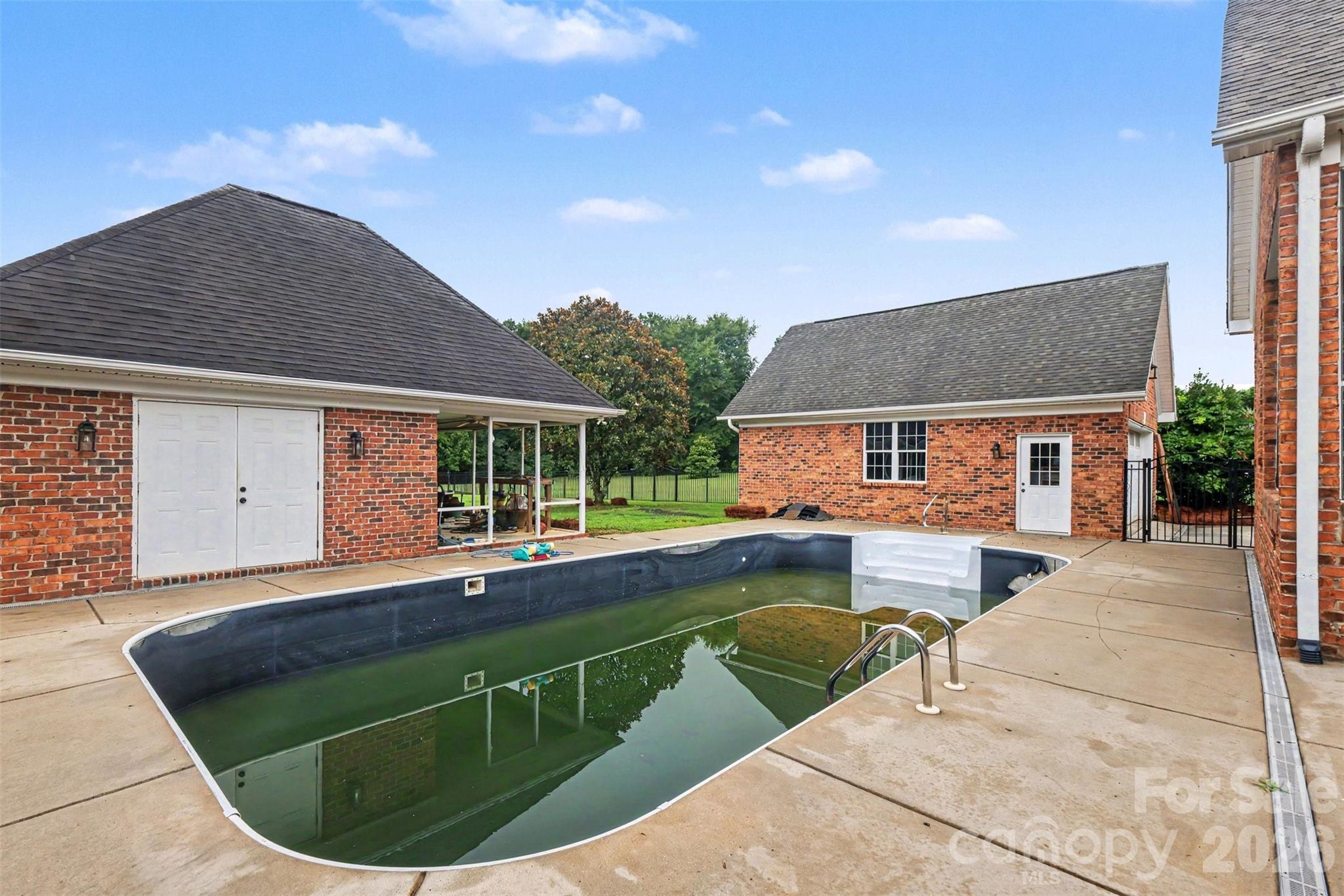 Creekwalk - Residential