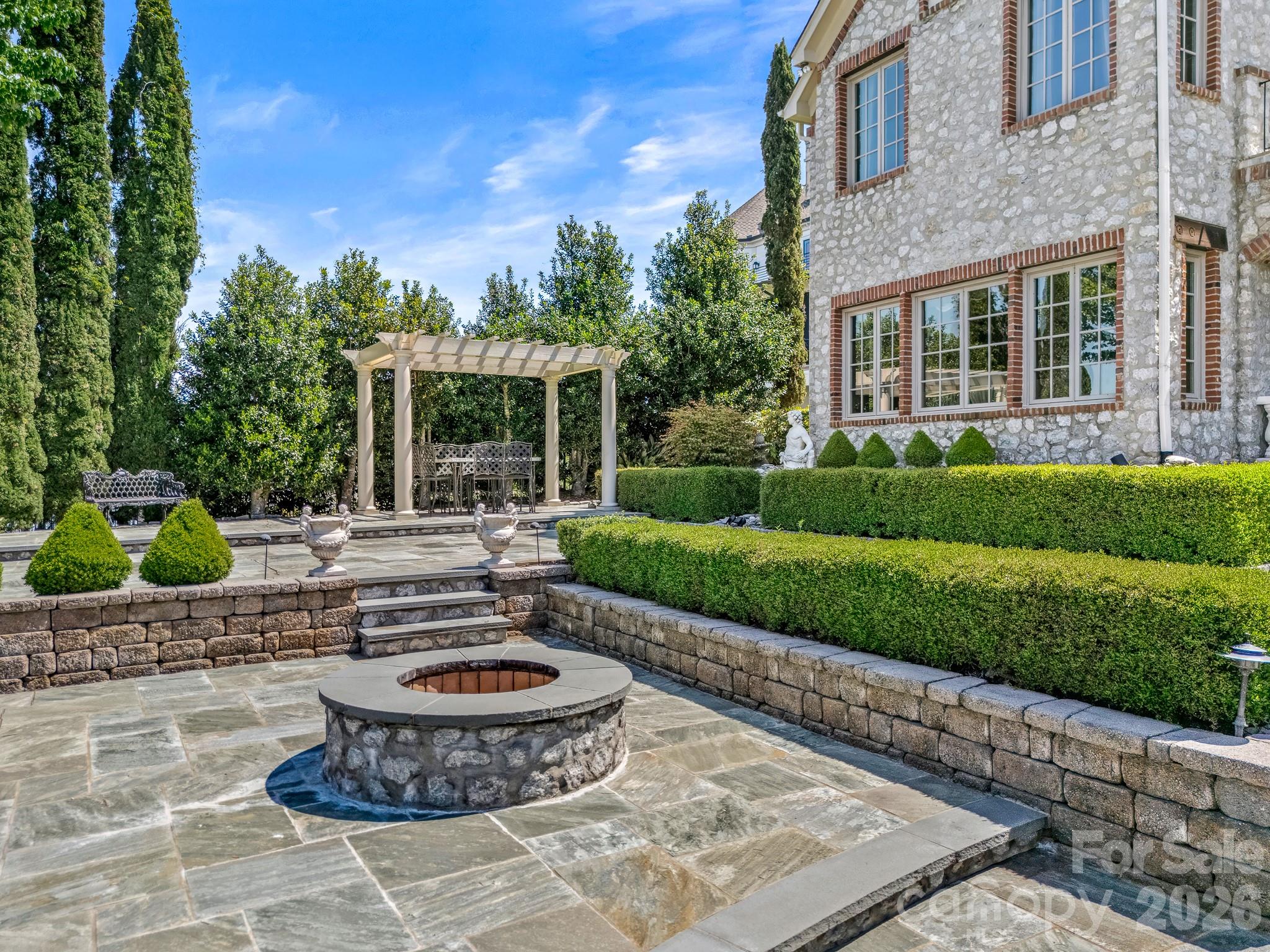 Joslin Pointe - Residential