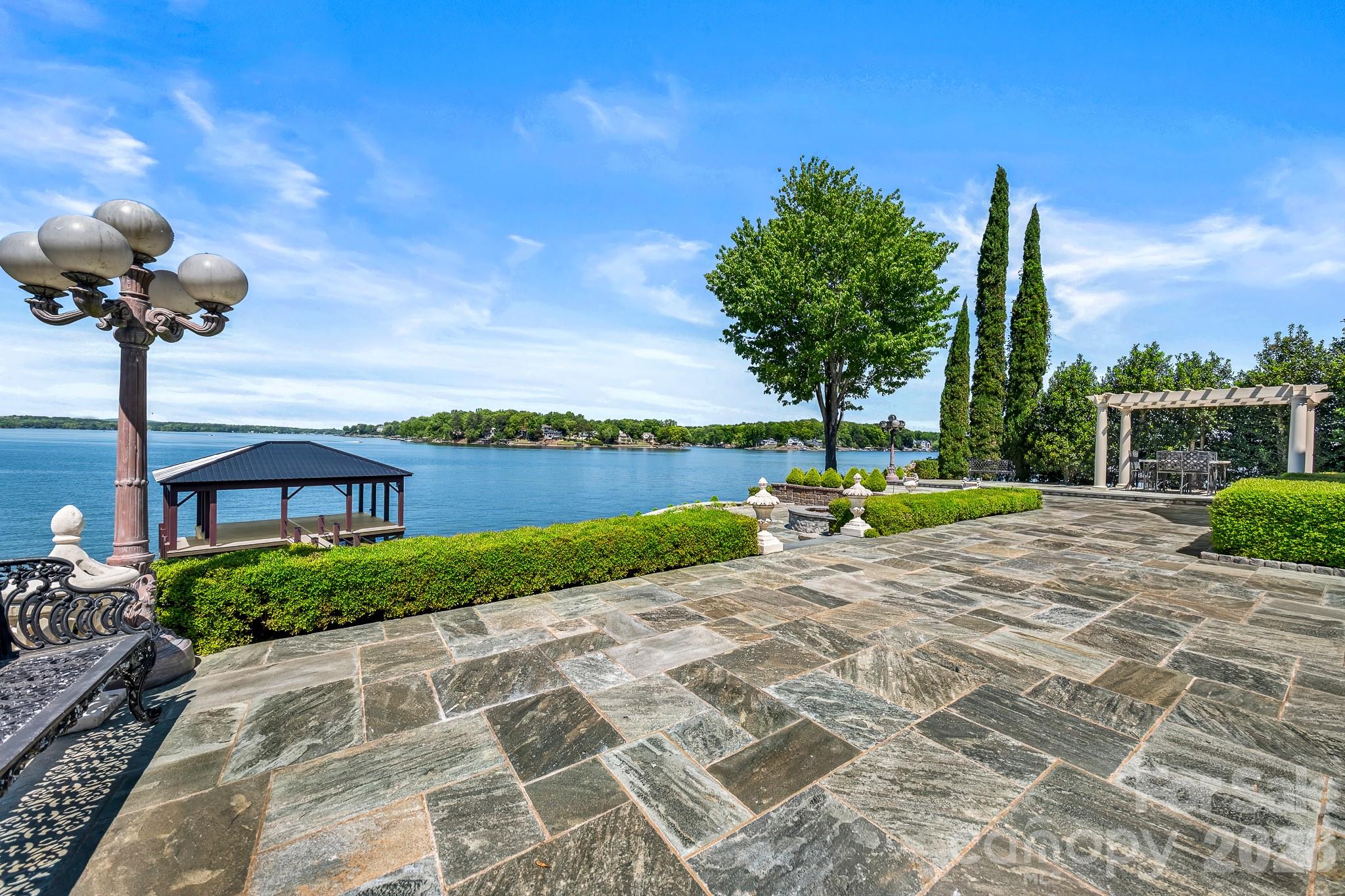 Joslin Pointe - Residential