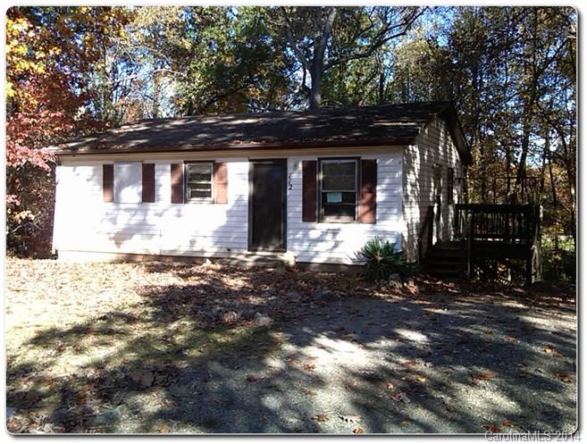 Charming fixer-upper that features 3 bedrooms and 1 bath and full basement..Ideal for investors or a starter home!