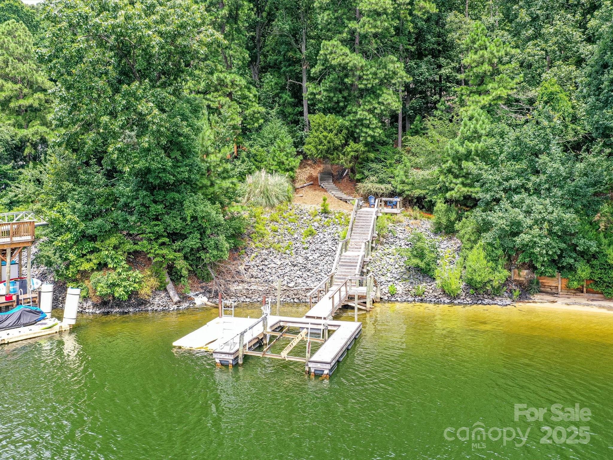 Tega Cay - Residential