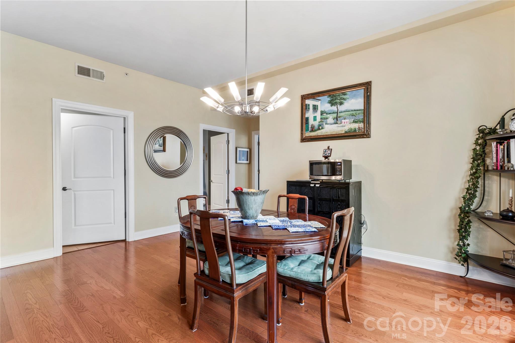 Royal Court - Residential