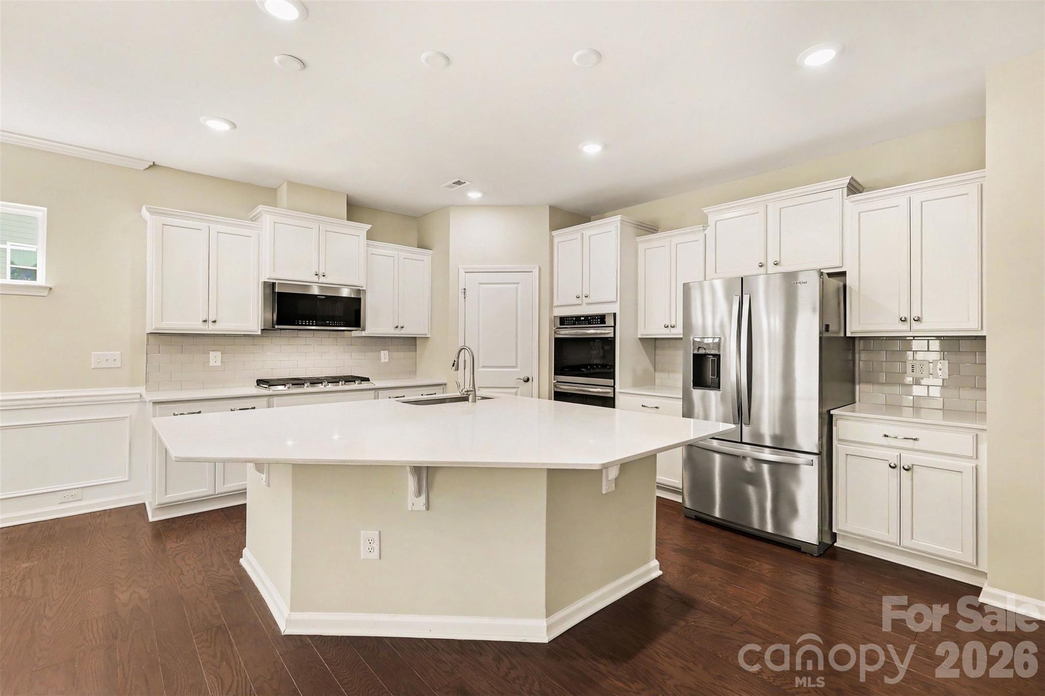 Imagery On Mtn Island - Residential