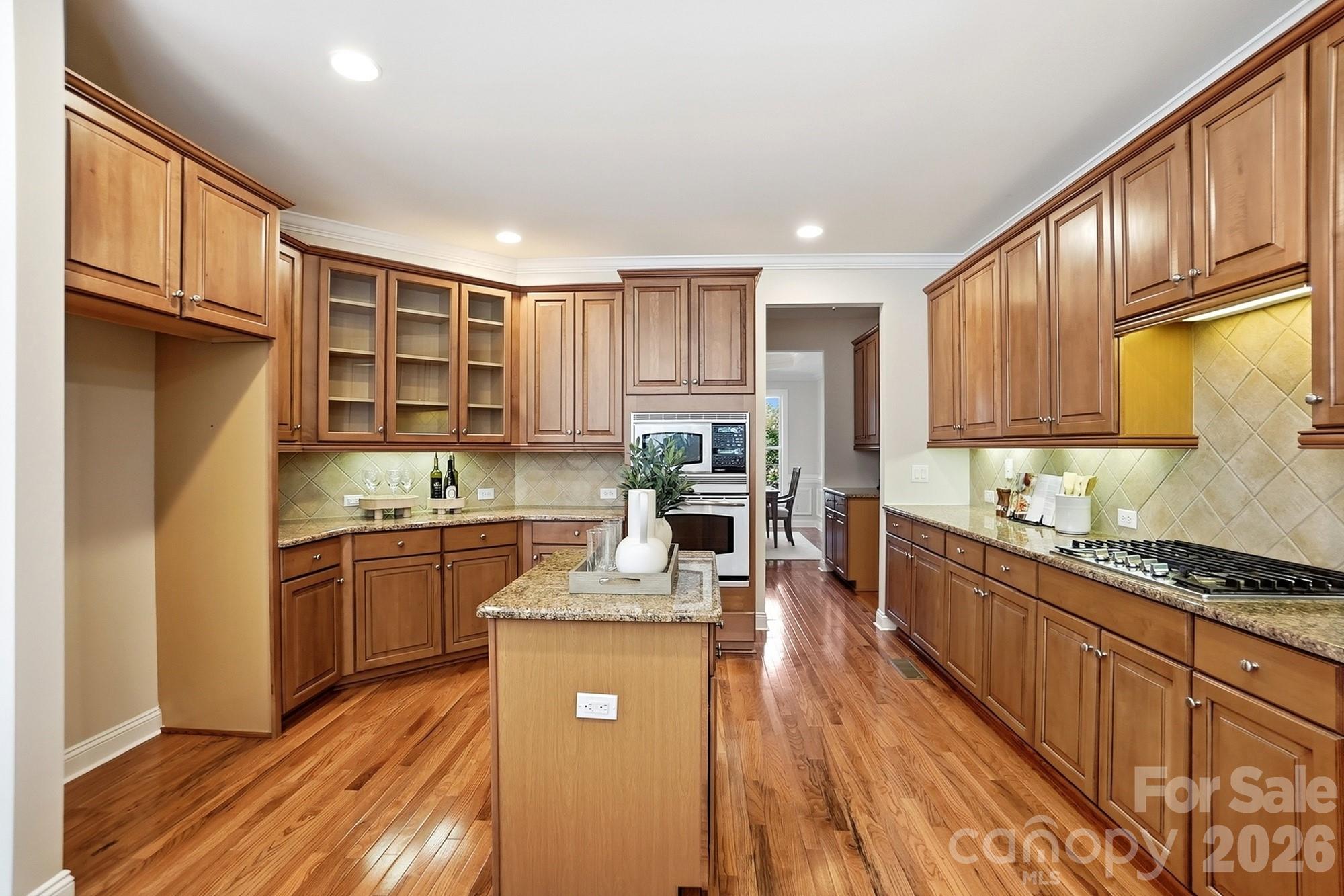 Hollister - Residential