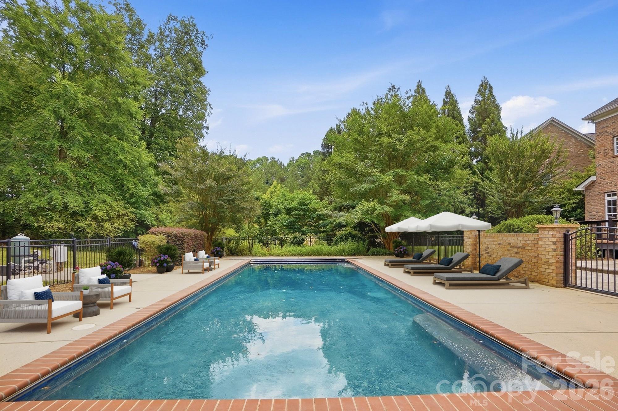 Hollister - Residential