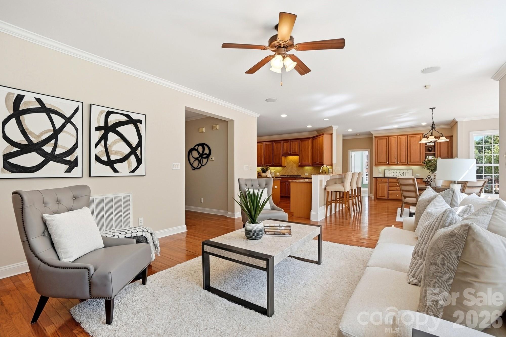 Hollister - Residential
