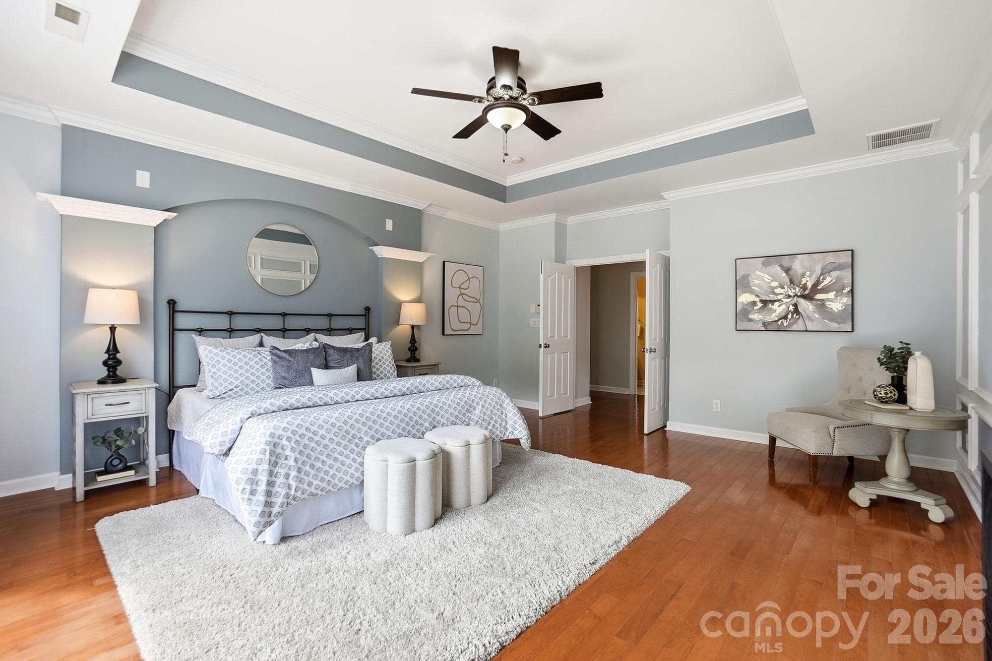 Hollister - Residential