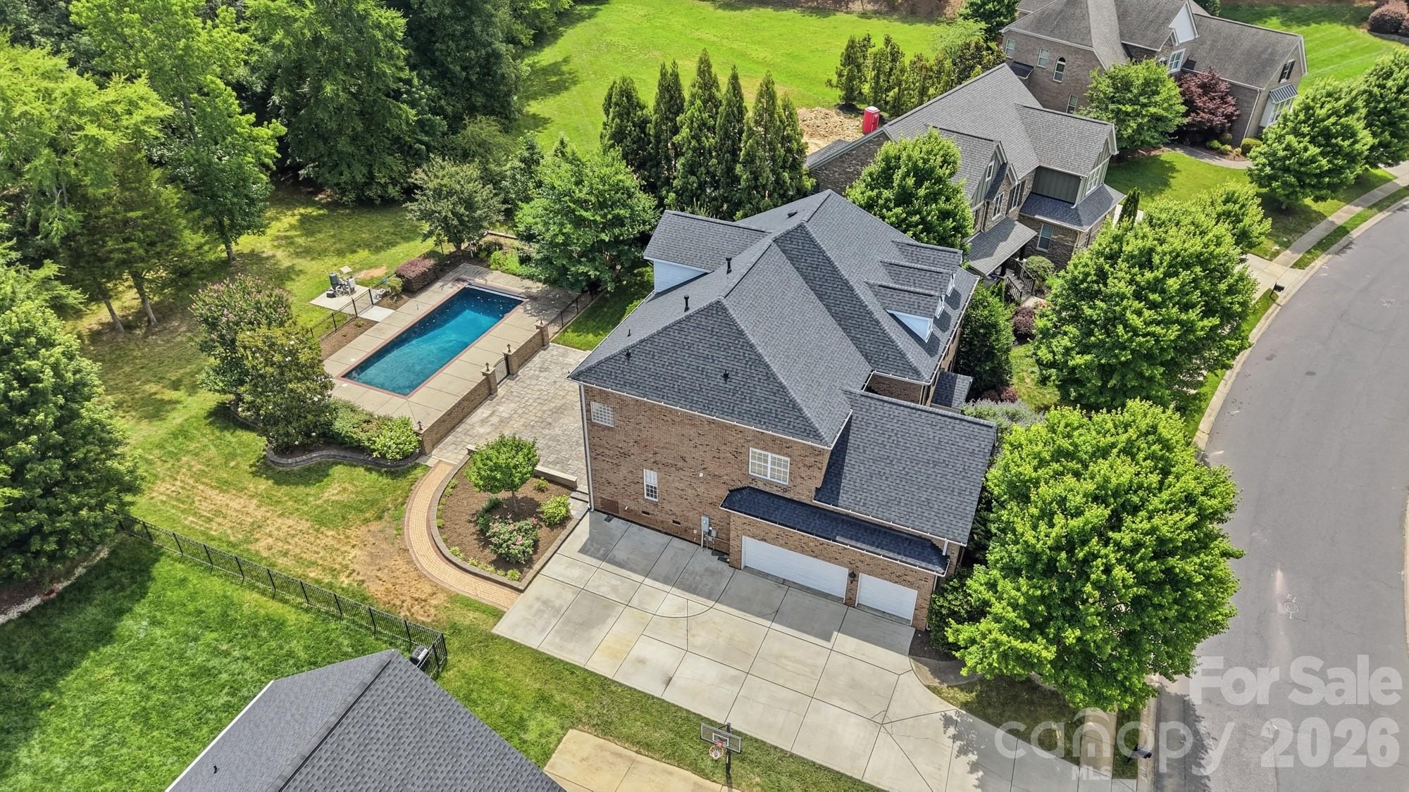 Hollister - Residential