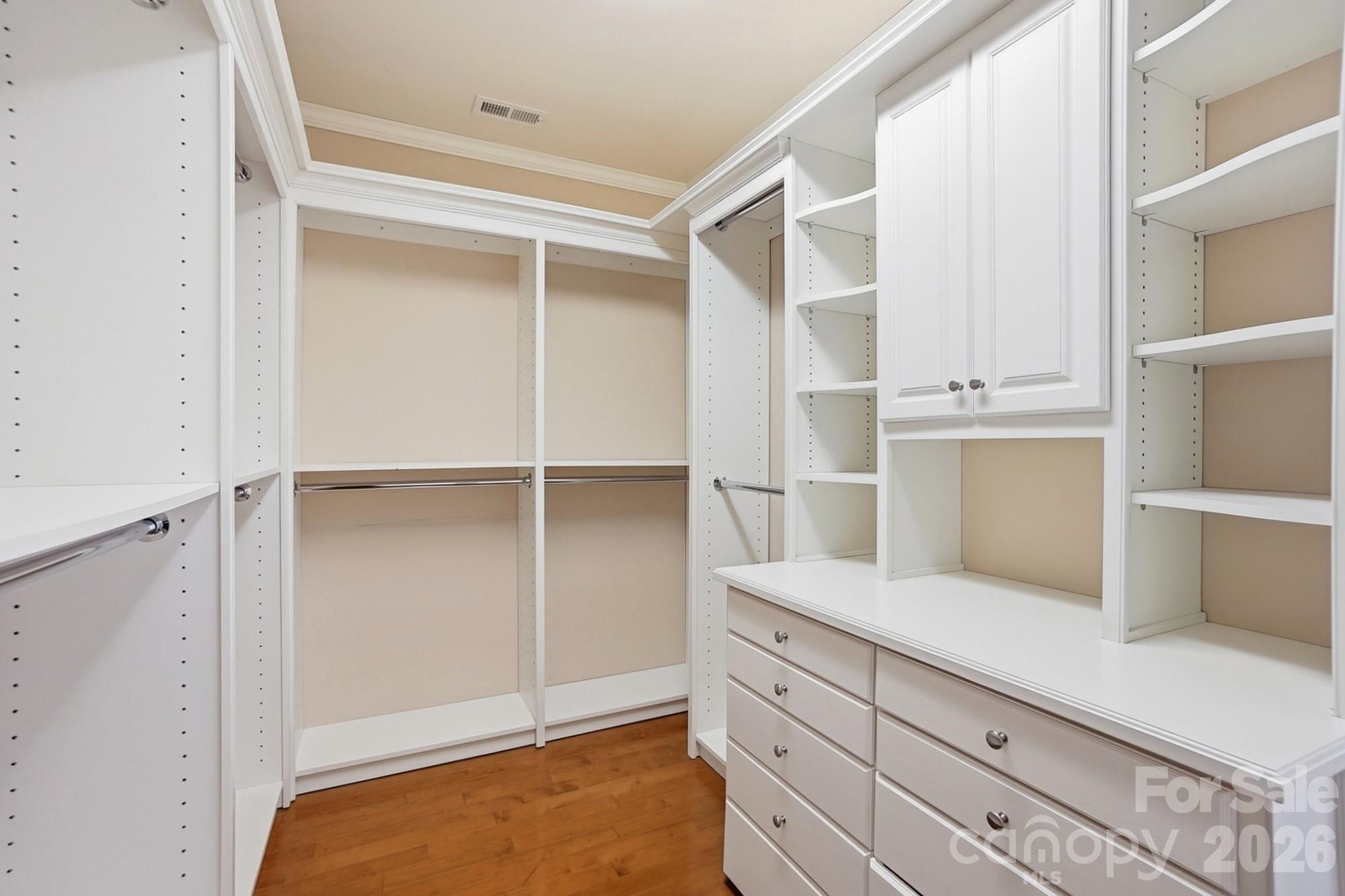 Hollister - Residential