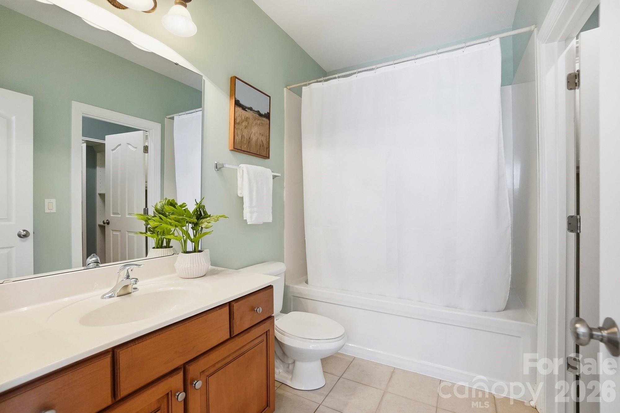 Hollister - Residential