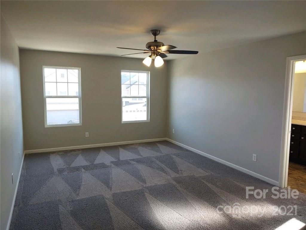Newport Lakes - Residential