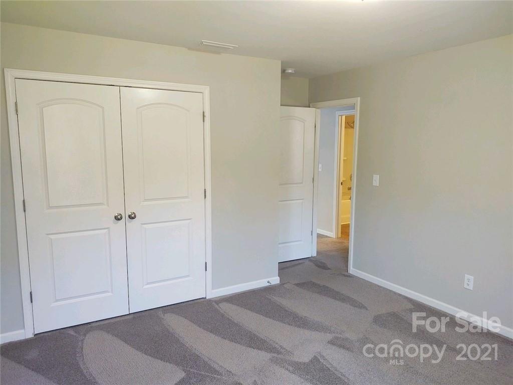 Newport Lakes - Residential