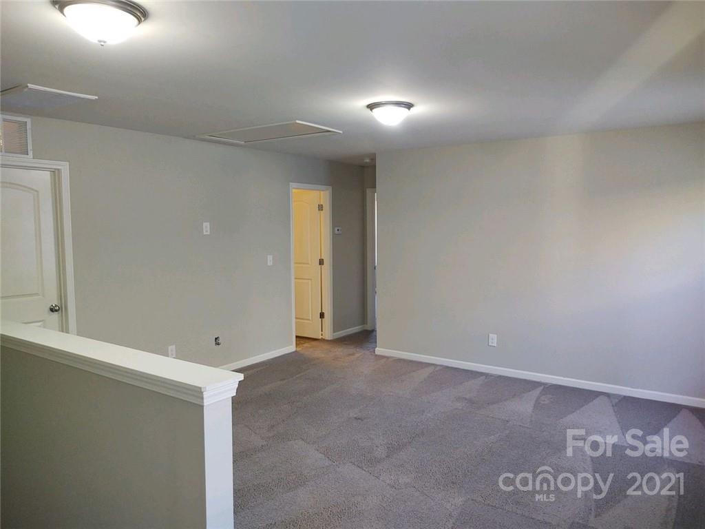 Newport Lakes - Residential
