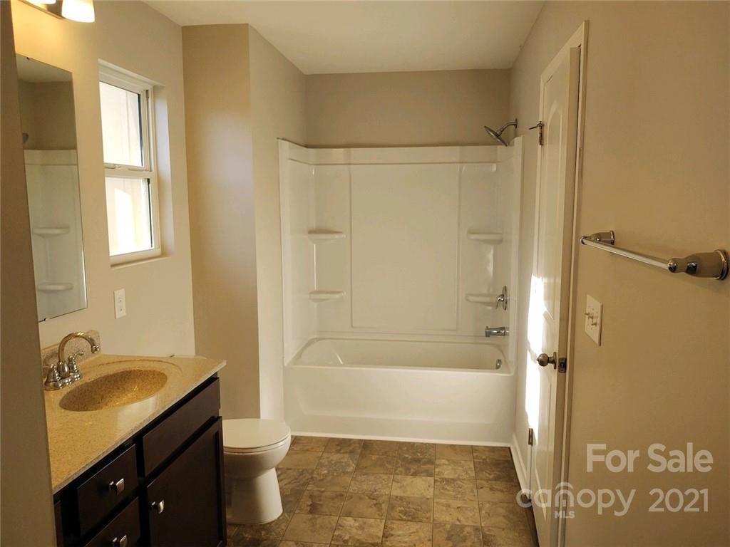 Newport Lakes - Residential