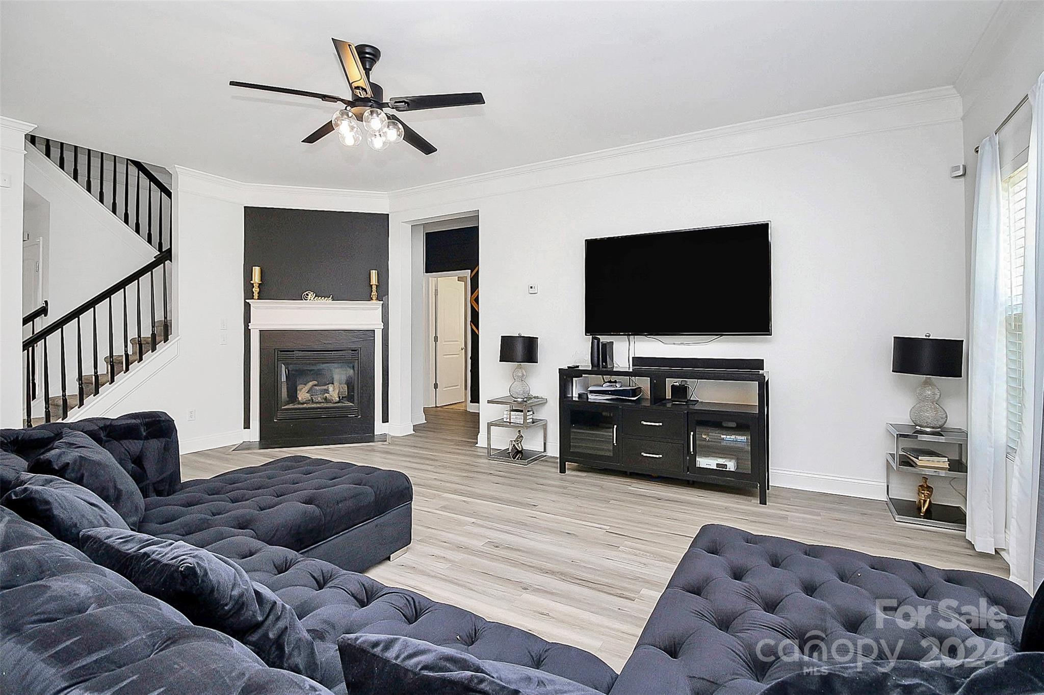 Hamilton Lakes - Residential