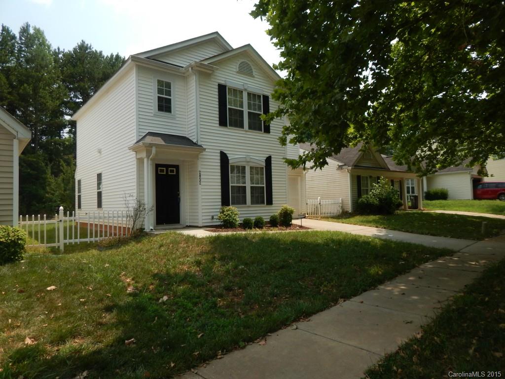 nice 3 bed 2.5 bath home with brand new laminate wood floors, open floor plan, eat in kitchen, large master with walk in closet. Convenient to 485 and White Water Ctr.