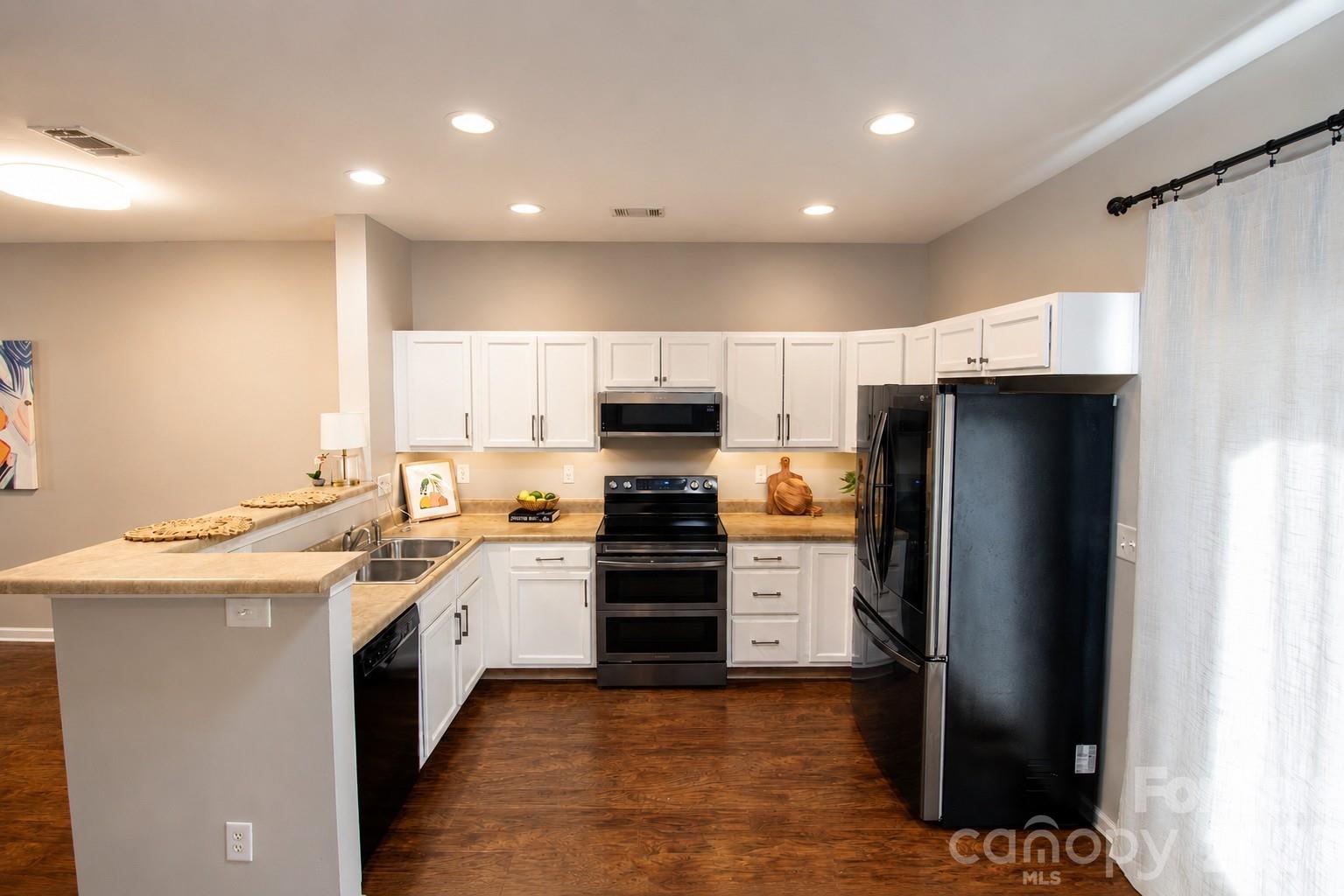 Cascades at River Crossing - Residential