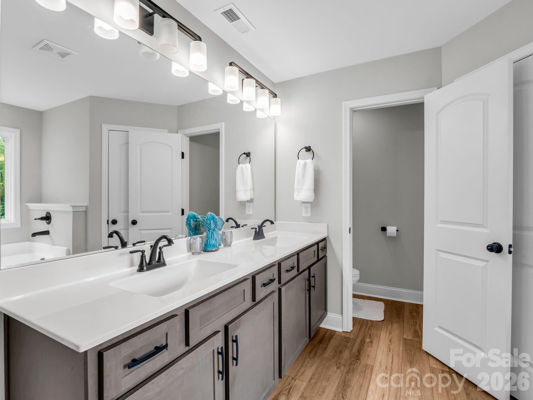 Magna Vista - Residential