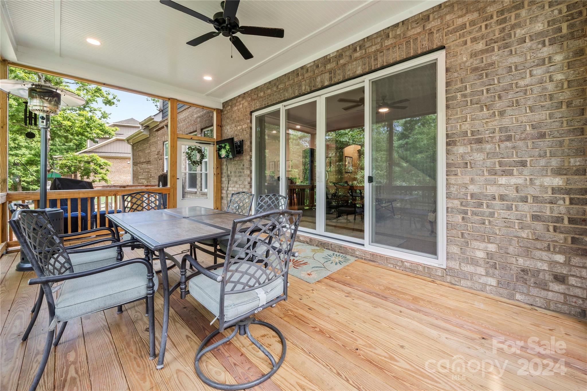 The Retreat At Sunset Ridge - Residential