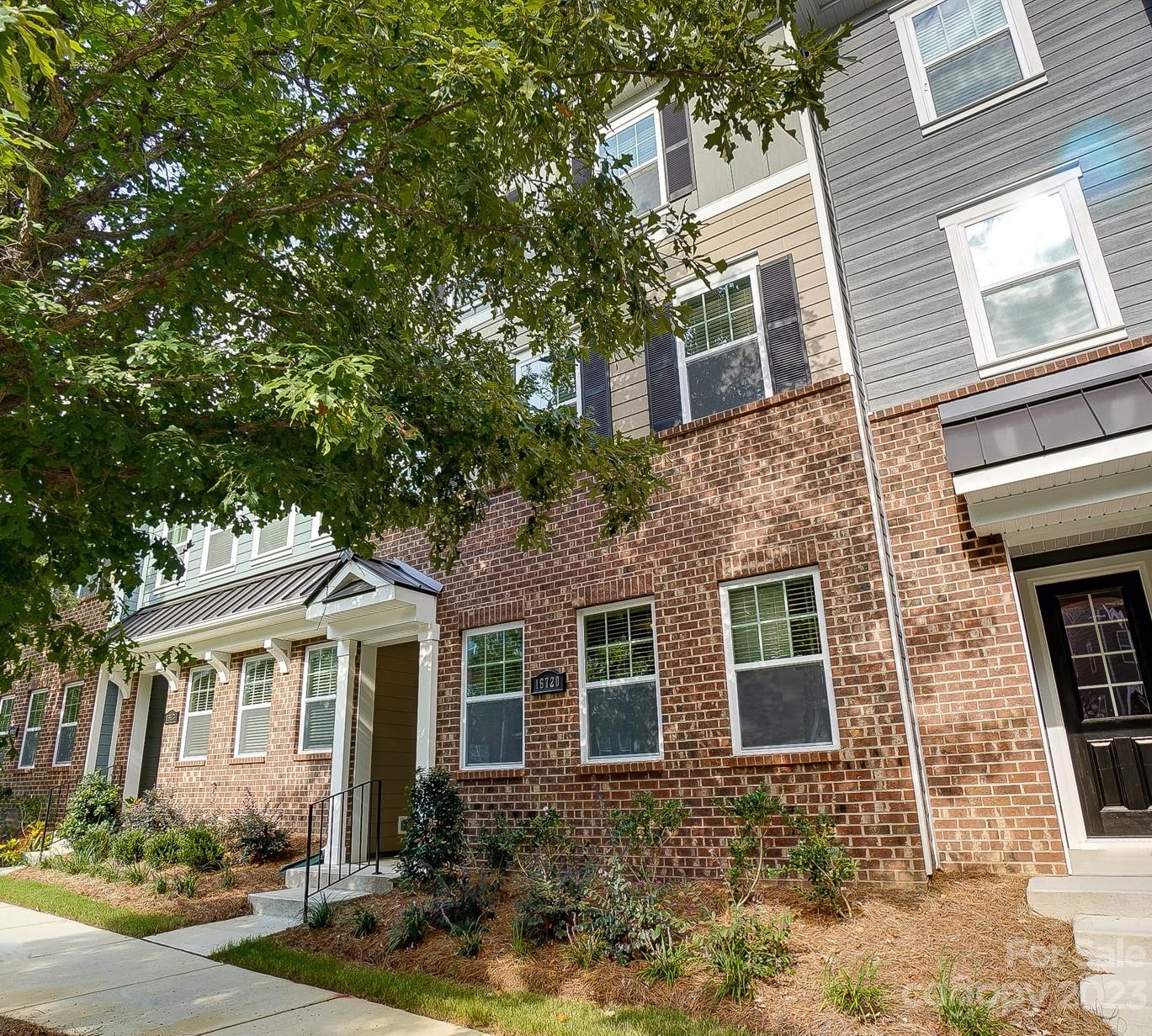 Summers Walk - Residential