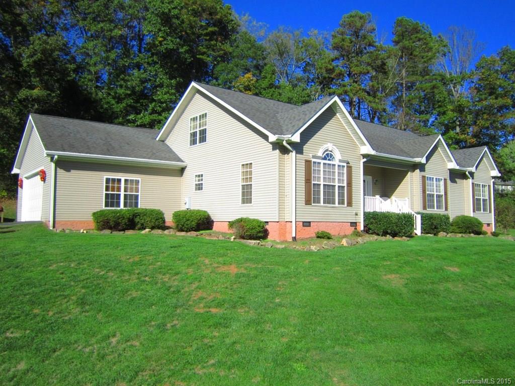 Motivated Disabled Seller Ready To Downsize-All Offers Considered!  Large Beautiful Home In Willow Brook!  5 Bedrooms, 3 Baths, 3553 SqFt, Foyer/Entry, Huge Living Room, Eat-In Kitchen W/Breakfast Bar & Island & Stainless Steel Appliances, Dining Room, Large Family Room, Beautiful Master Suite, Brand New Carpet Throughout Main Level, Newer Paint, Ceiling Fans, 9' Ceilings, 1.14 Acres, Large Outbuilding, Deck, Hot Tub, Covered Front Porch,Attached 2 Car Garage Heat Pump W/Air,Close To Everything!