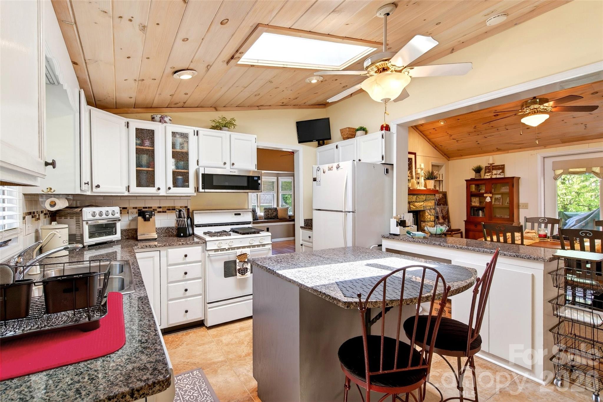 Linville Land Harbor - Residential