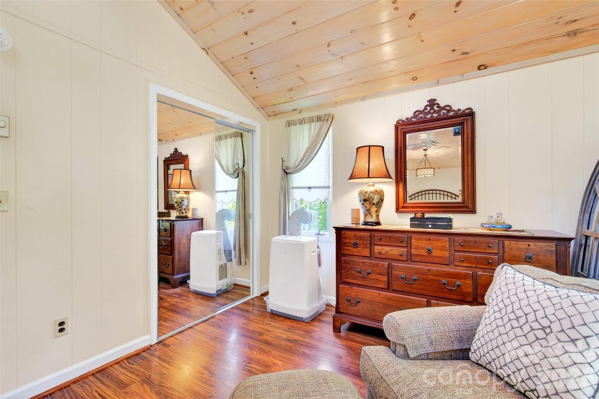 Linville Land Harbor - Residential