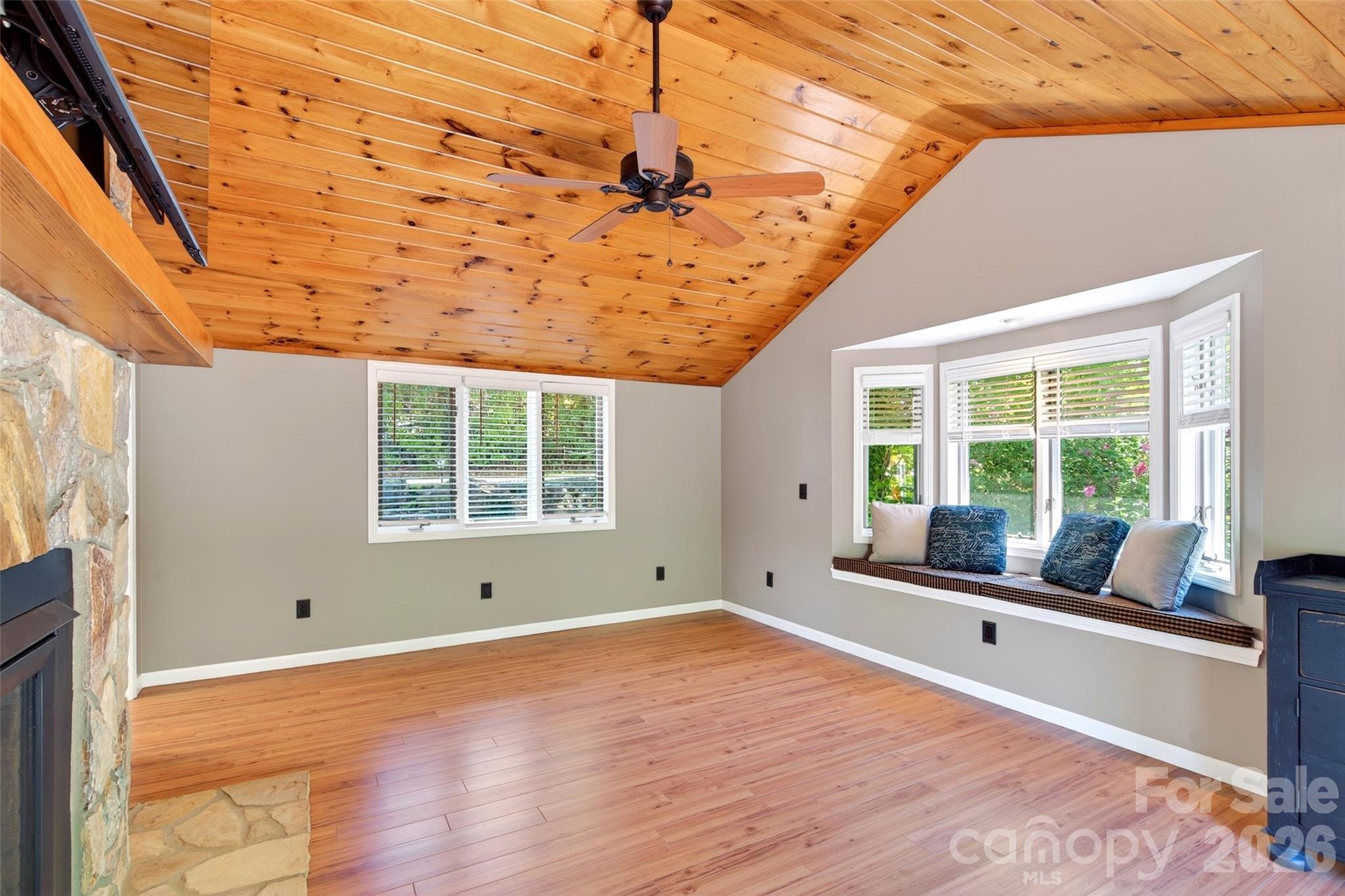 Linville Land Harbor - Residential