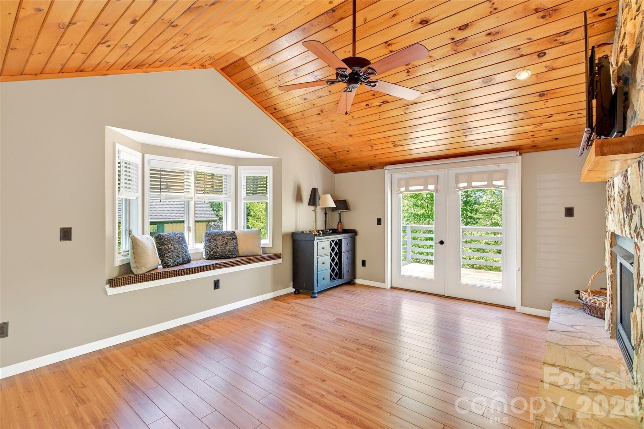 Linville Land Harbor - Residential