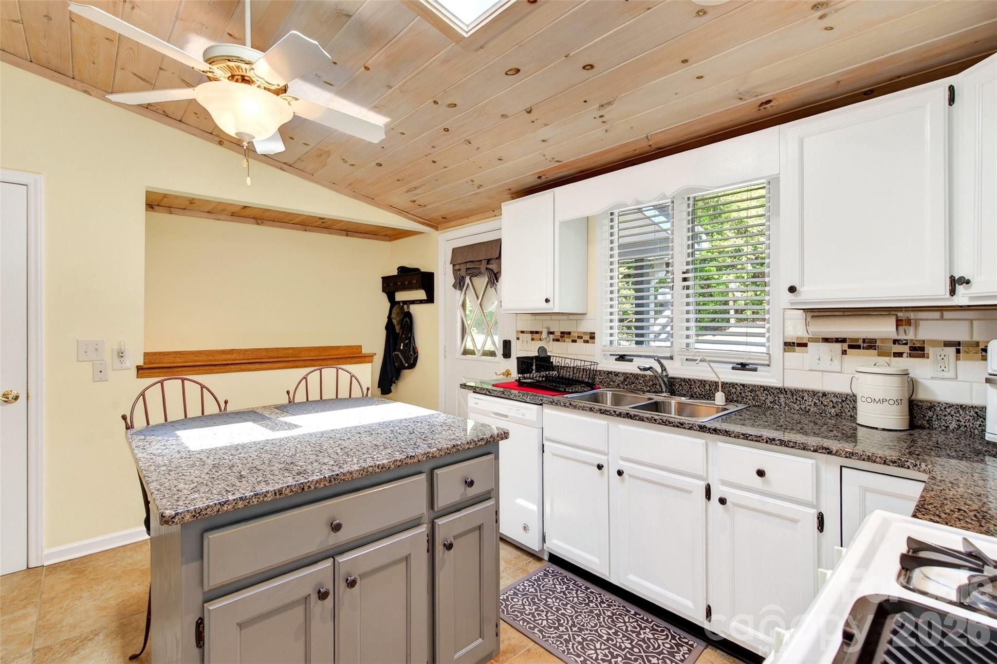 Linville Land Harbor - Residential