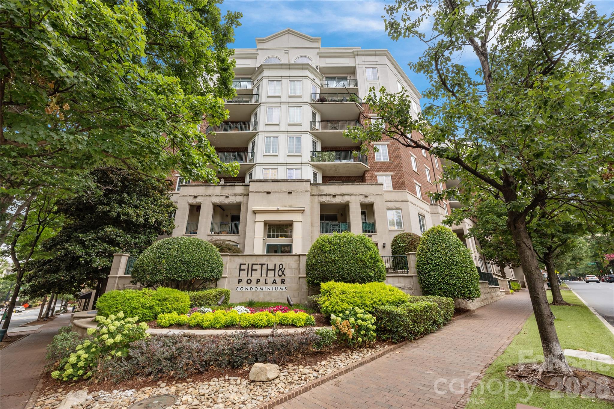 Fifth and Poplar - Residential
