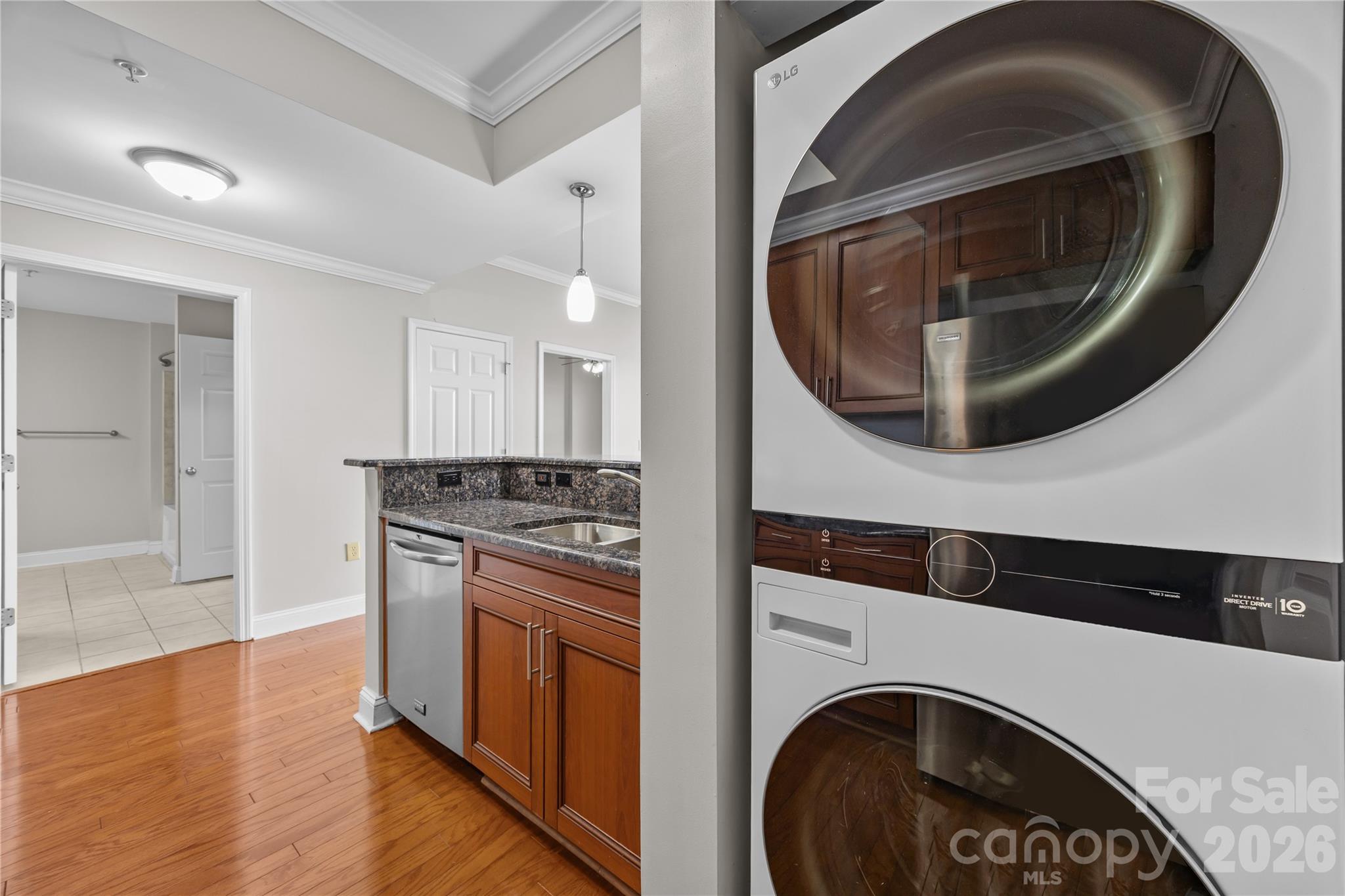 Fifth and Poplar - Residential