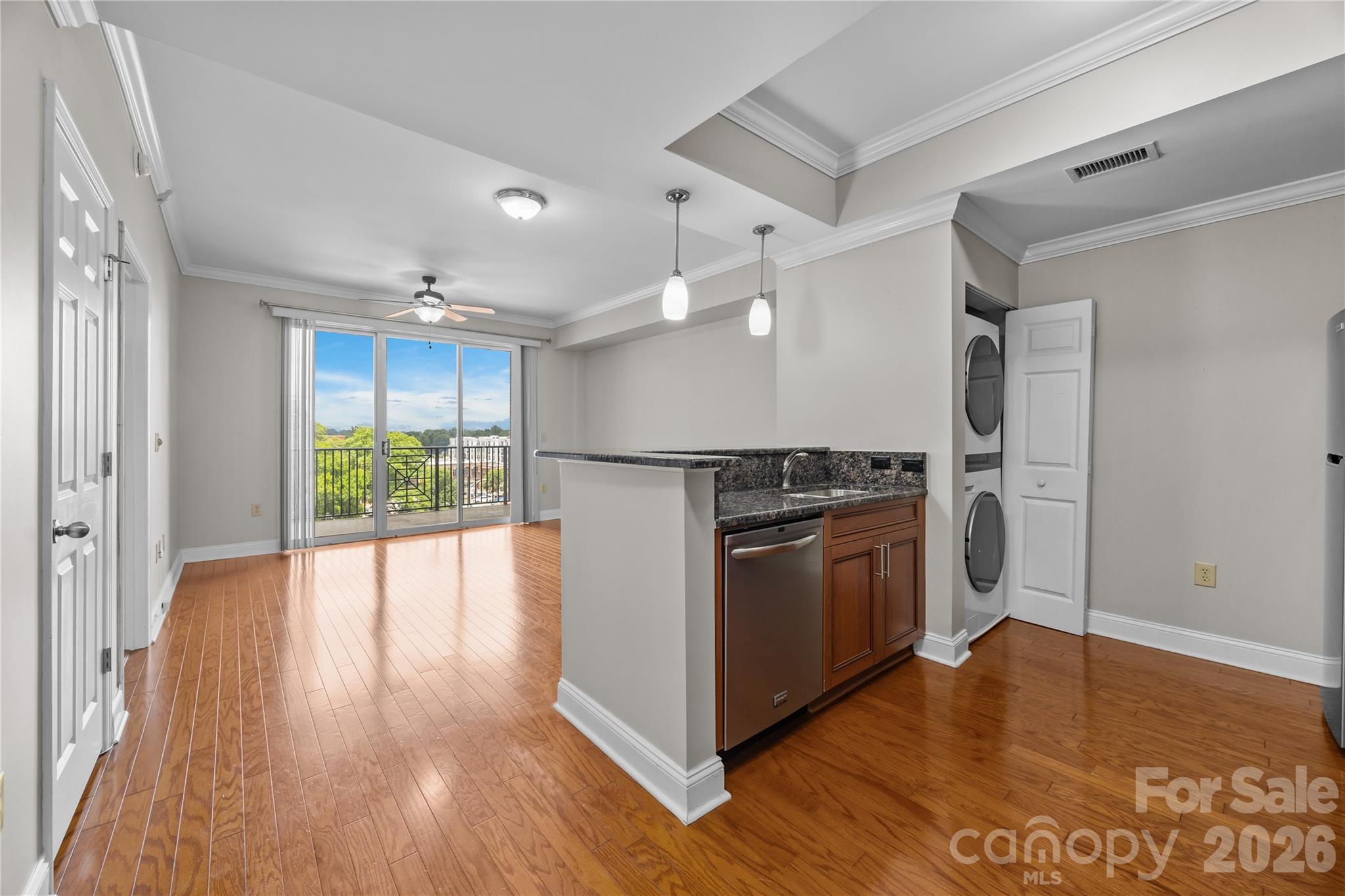 Fifth and Poplar - Residential