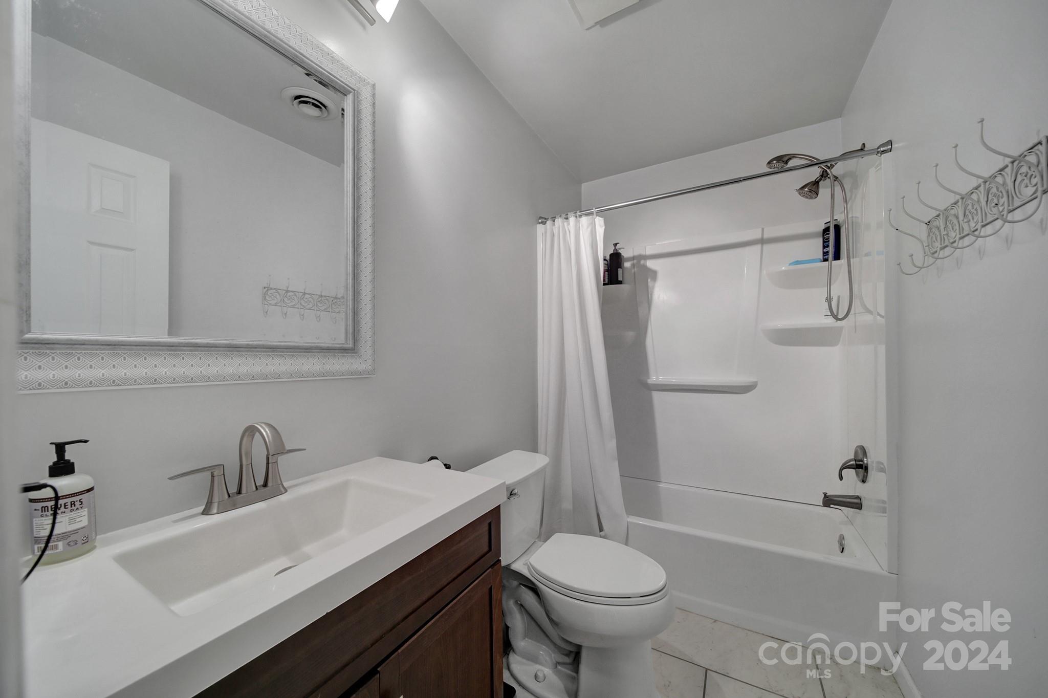 Tega Cay - Residential