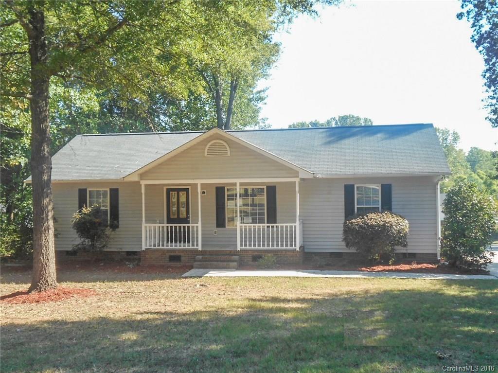 Updated and ready for you to move right in !!  New interior paint, new carpet, new appliances, new back deck, new light fixtures inside and outside and more. Covered front porch. Located on the outskirts of the historical town of York with easy access to restaurants, shops. Large shade trees in the front yard and other landscaping. Large back yard.  Vaulted living room ceiling. Bright and open floor plan. 
Come see. You will fall in love.