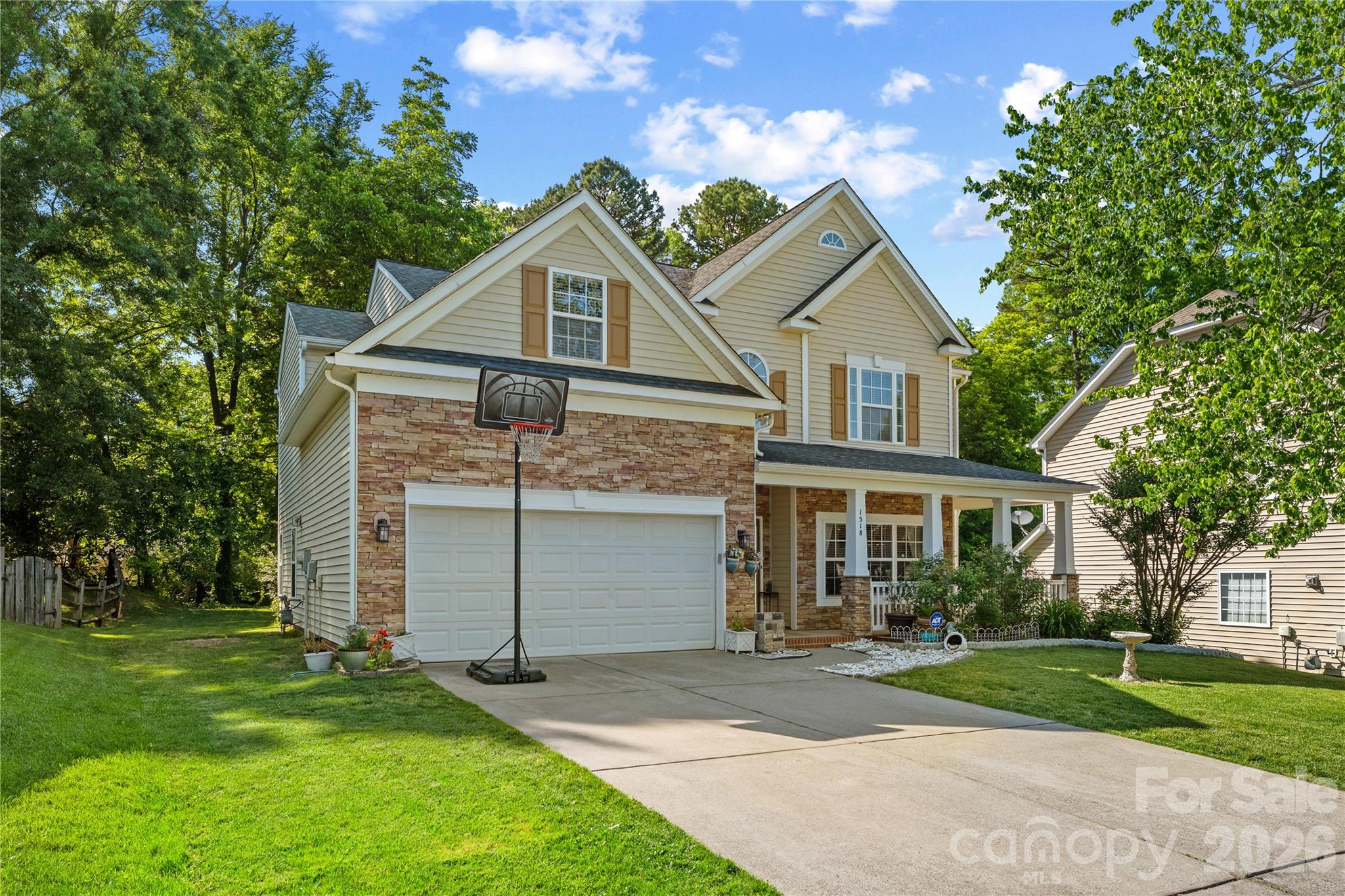 Come see this wonderful home in Matthews just minutes from the new I-485 interchange and the vibrant downtown Matthews business district featuring historic buildings, local shops, services, restaurants, community events and small town charm. This well cared for home is convenient yet private in the quaint community of Squirrel Lake Village offering direct access to the greenway path, Squirrel Lake Park and numerous sports fields located nearby. The spacious flowing open floorpan offers a two story foyer which leads to large family room adjacent to the spacious kitchen featuring 42” cabinets, granite counters, ss appliances & large island with lower cabinets. Abundant natural light floods the space through the numerous windows and French doors that lead to a private tiled patio with a gas grill and pergola / awning for afternoon cookouts. Large primary suite upstairs features tray ceiling with en-suite bath garden tub, separate shower and dual vanities. The huge bonus room provides unlimited opportunities such as 4th bedroom suite, playroom, theatre room, fitness room, office, etc. Quiet relaxation awaits in the backyard as the wooded buffer provides excellent privacy.  Located on a quiet cul de sac street. Recent upgrades include one HVAC unit replaced 2024 & stainless dishwasher replaced as well. 
SELLER IS OFFERING a $5000 buyer closing cost credit for any offer that closes by June 30, 2026
SELLER IS PROVIDING ONE YEAR HOME WARRANTY TO BE PAID AT CLOSING.