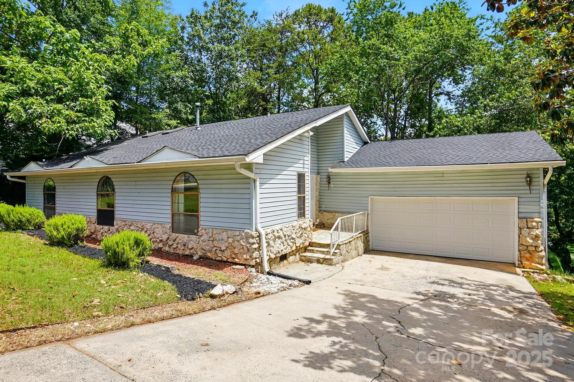 Tega Cay - Residential