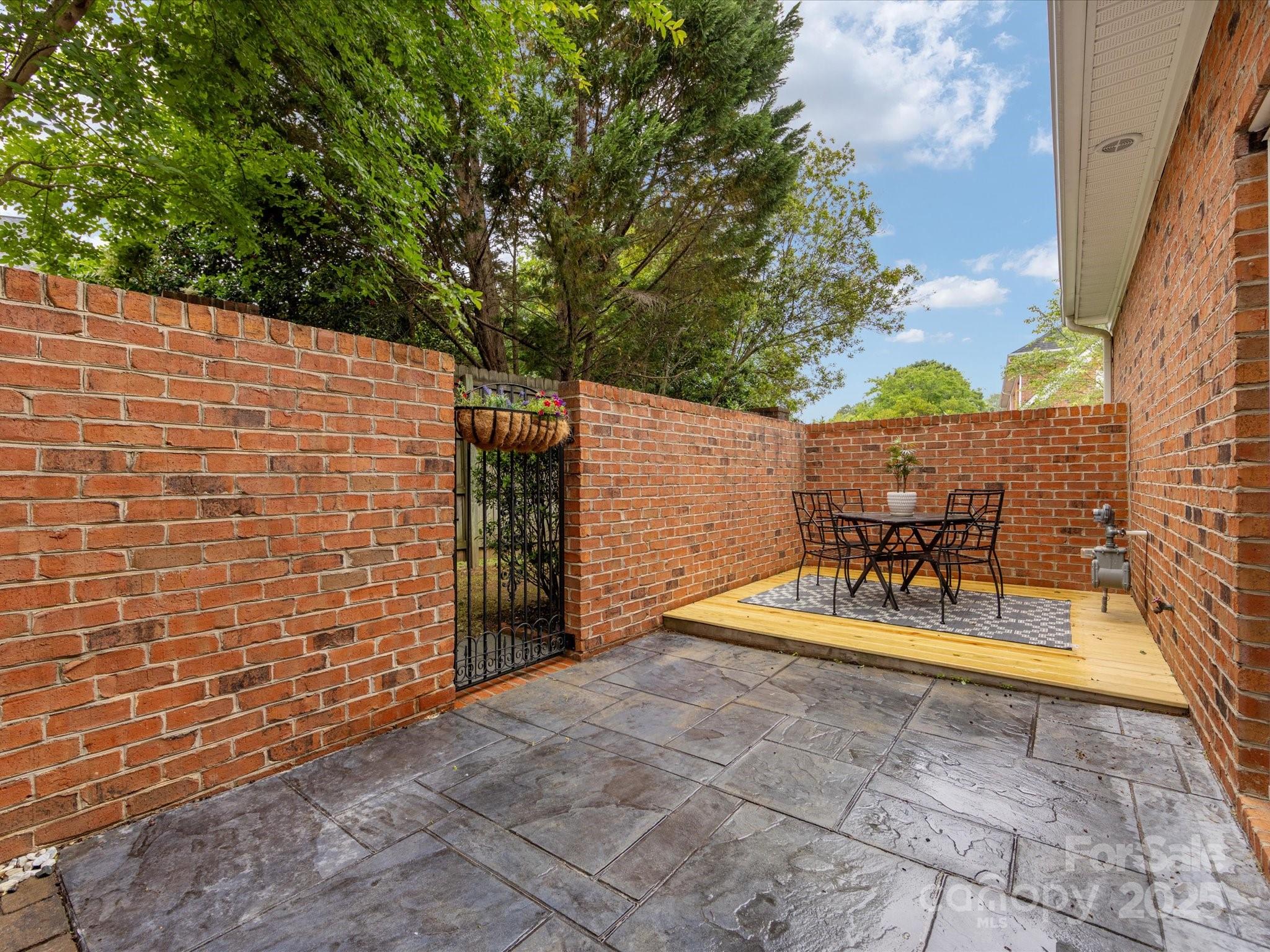 Beacon Knoll Villas - Residential